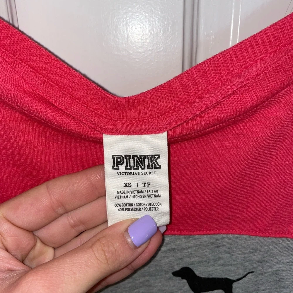 VS PINK T-Shirt - Picture 3 of 6